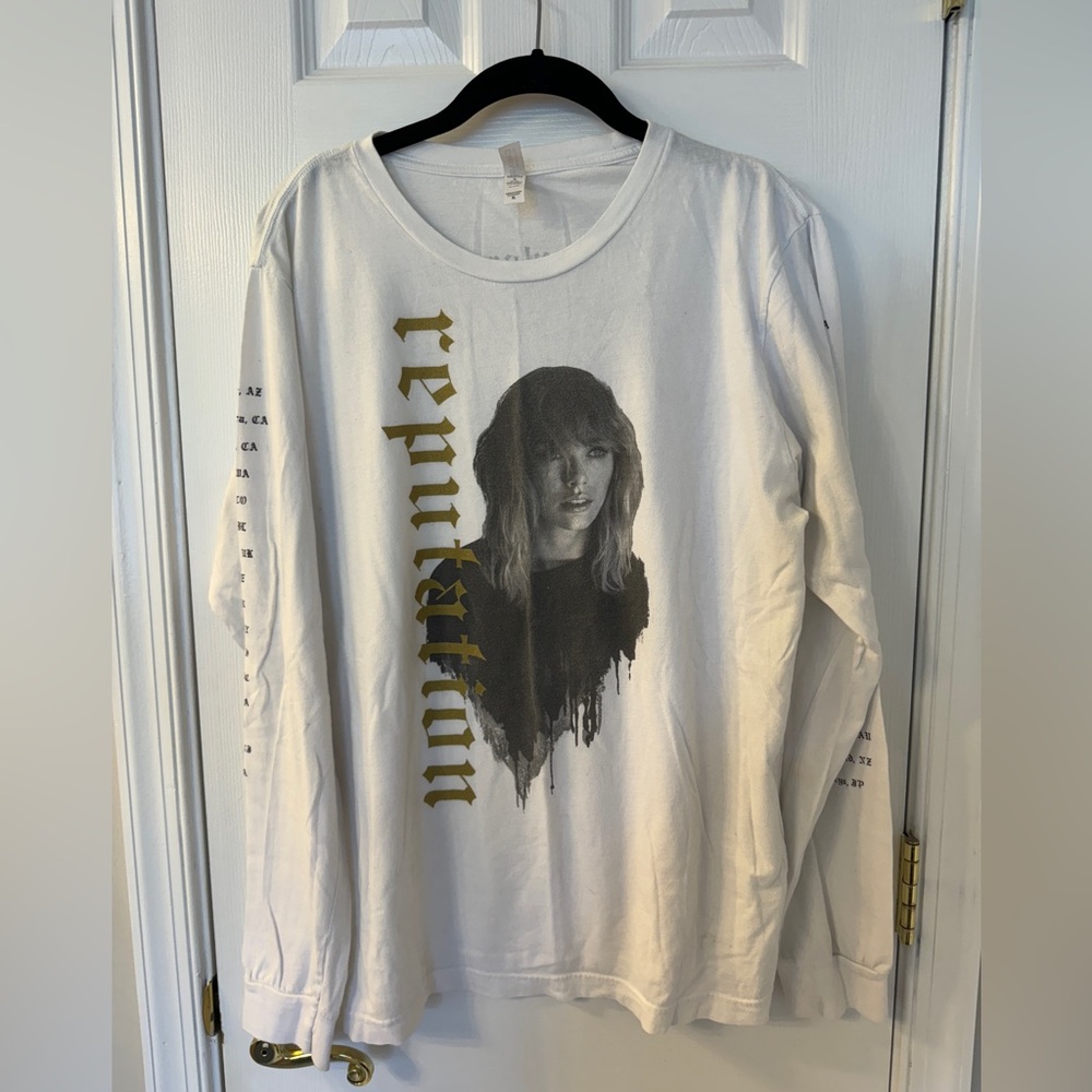 TAYLOR SWIFT REPUTATION STADIUM TOUR TEE